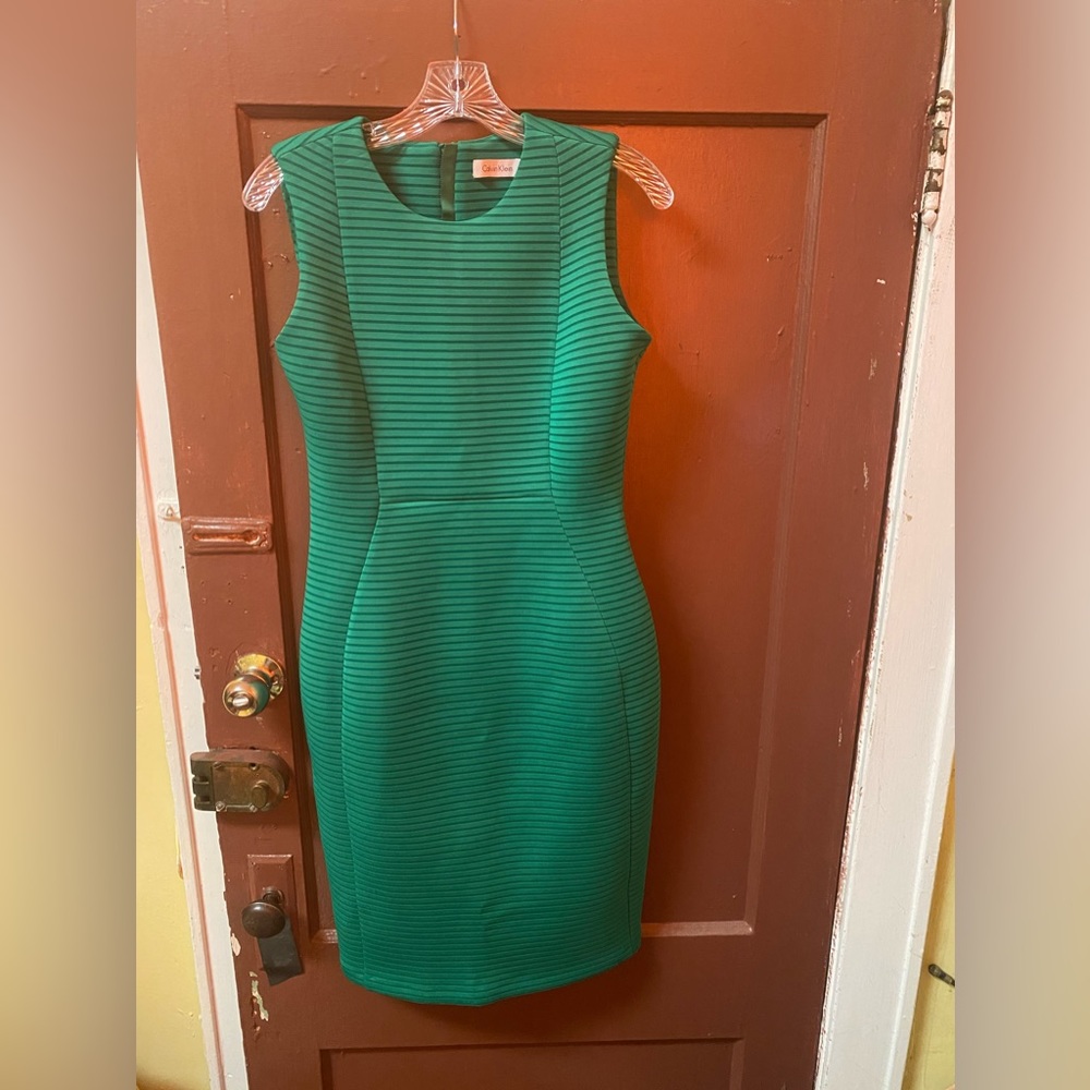 GREEN CALVIN KLEIN SLEEVELESS FITTED DRESS (WORN ONCE ONLY FOR 3 HOURS)